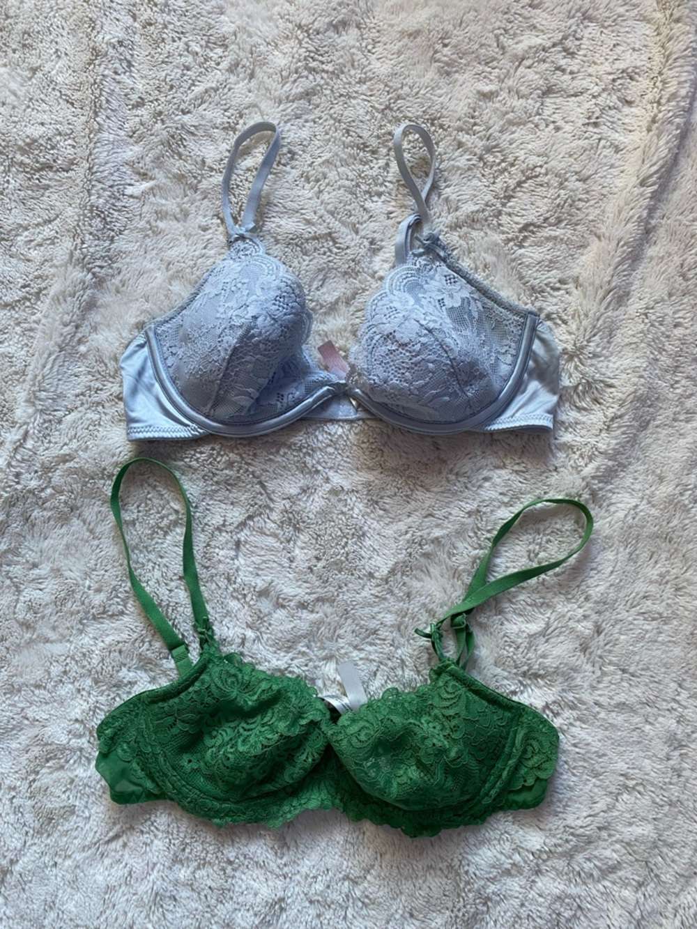 Ardene Lace Underwire Bras in Light Gray and Green - Two-Pack